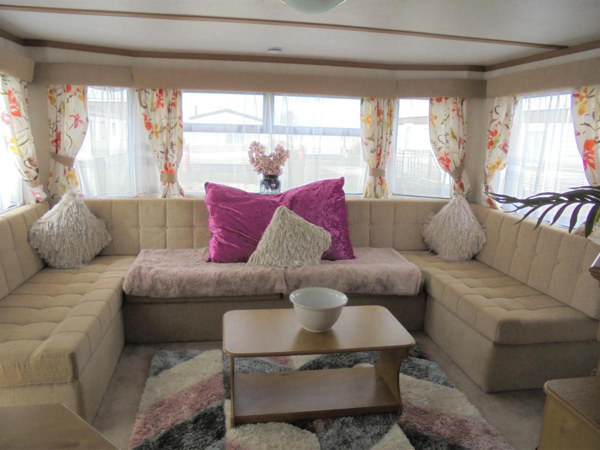 6 Berth On Coral Apartment